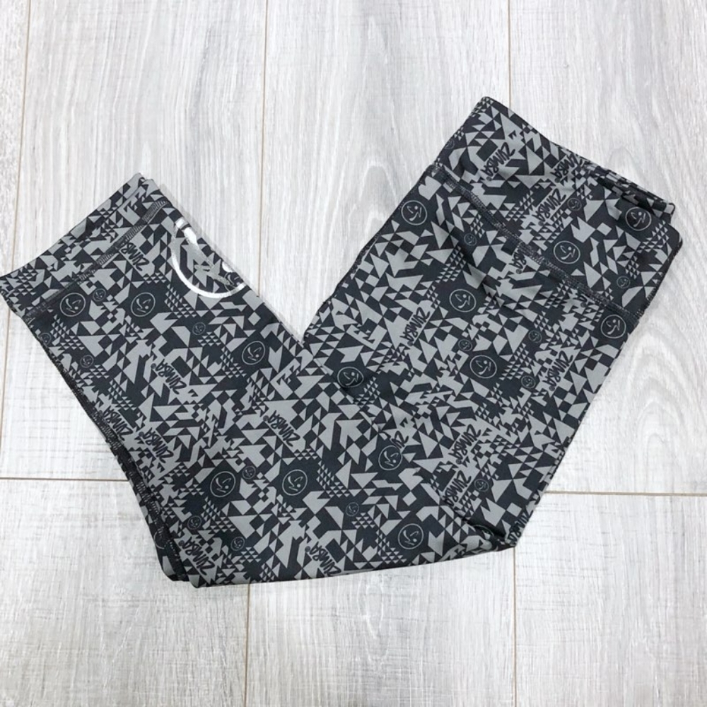 Zumba Fitness geometric cropped leggings.